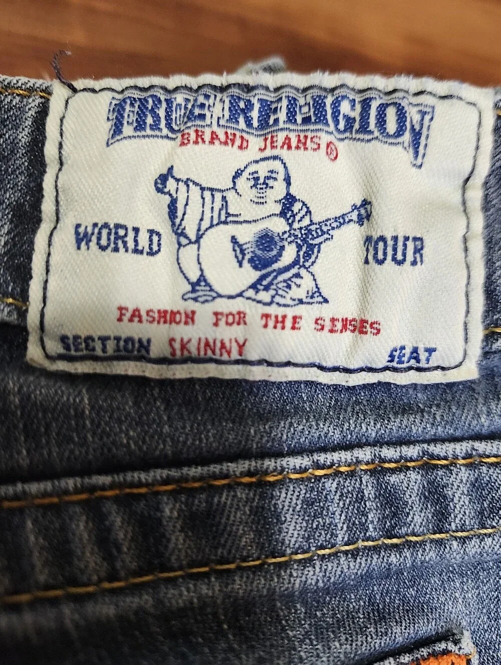 Vintage, True Religion Women’s Rainbow Pocket Embroidery Stitch Low-rise Jeans. - Picture 3 of 14